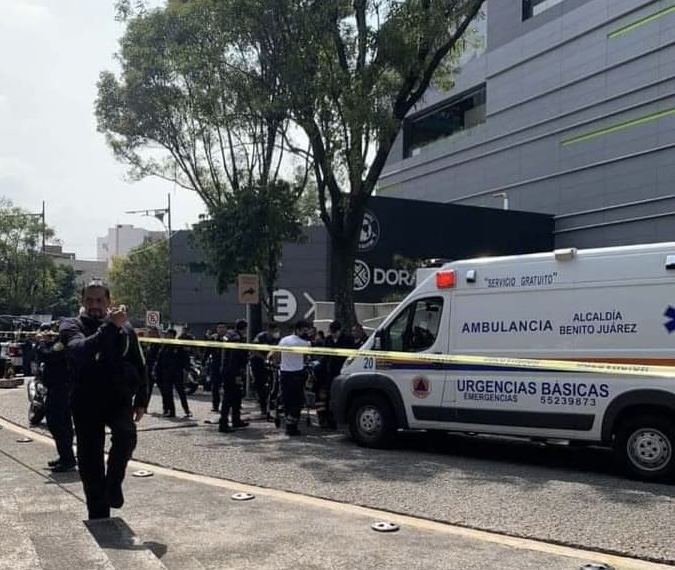 Balacera en Plaza Metrópoli deja un muerto y dos lesionados. - Pipol México