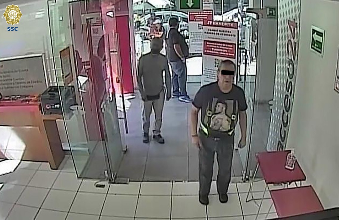 Hombre de la tercera edad asaltó un banco en la colonia Roma. - Pipol ...
