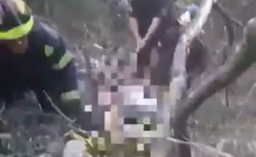Conductor pierde el control y cae a un barranco en Tlalpan. - Pipol México