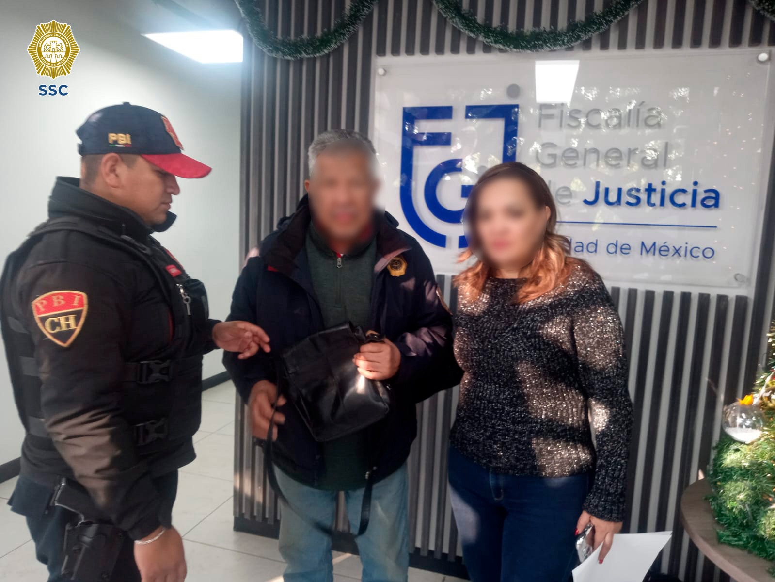 Policías resguardan a hombre de la tercera edad que contaba con reporte ...