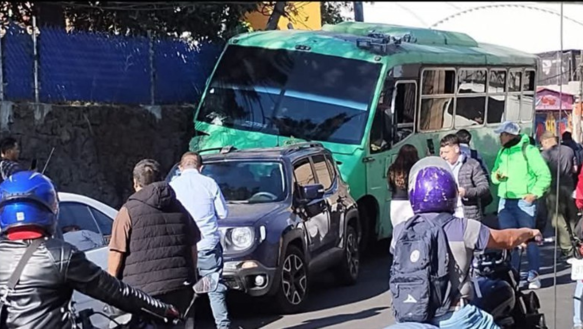 Última hora: fuerte choque de transporte público en Tlalpan deja varios ...