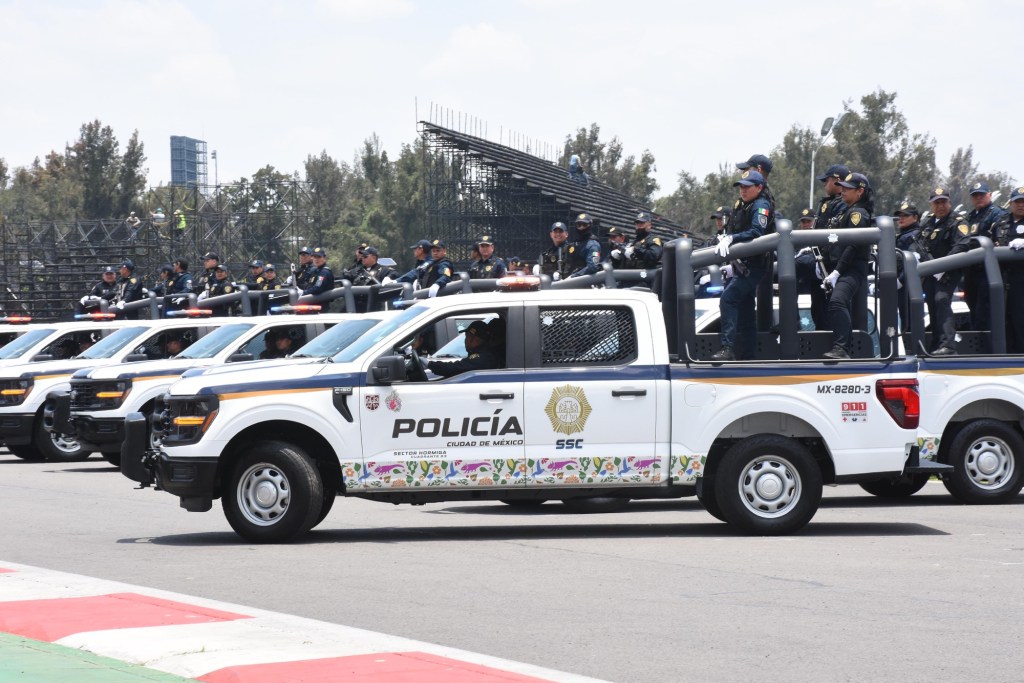 Gobierno capitalino entrega más de 3,500 nuevas patrullas a la SSC como ...